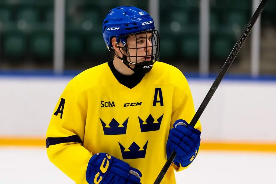 17-årige Axel Elofsson kan göra SHL-debut efter stark start