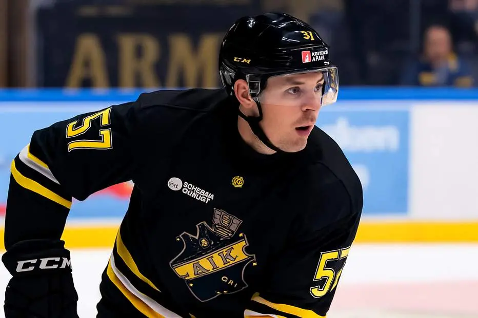 AIK-backen stängs av i fyra matcher: "Jag ångrar det djupt"