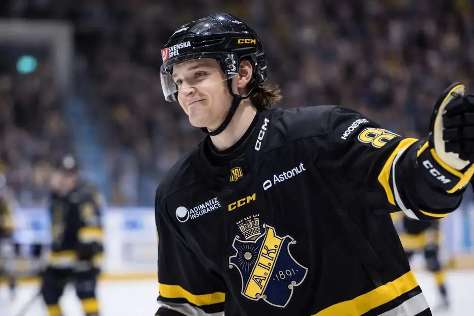 Kallar hem spelare – får inte spela mer för AIK