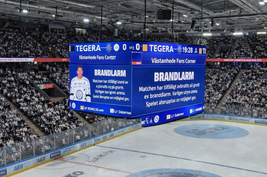 Matchen i Leksand återupptagen efter brandlarm