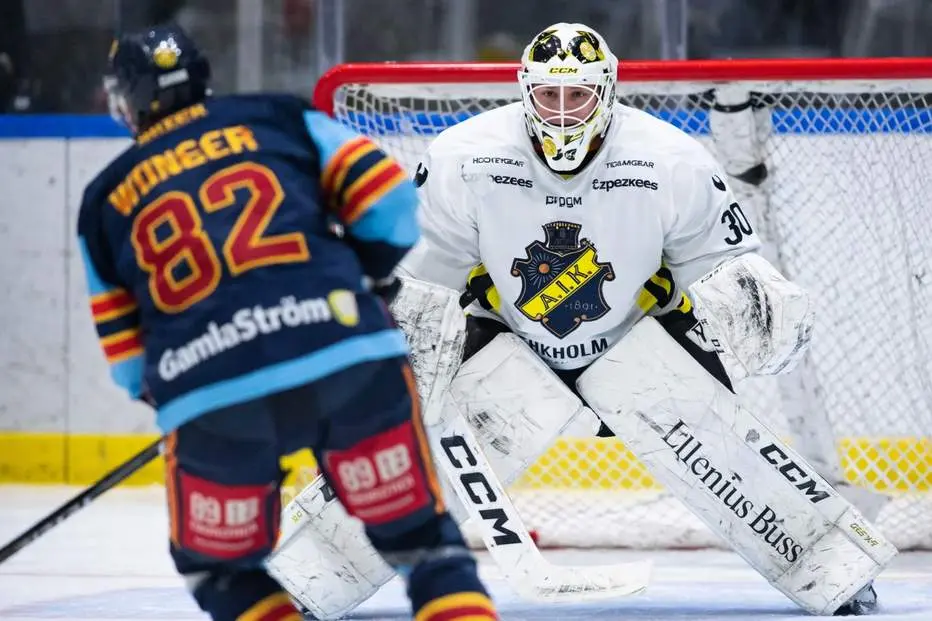 Brattström förlänger med AIK