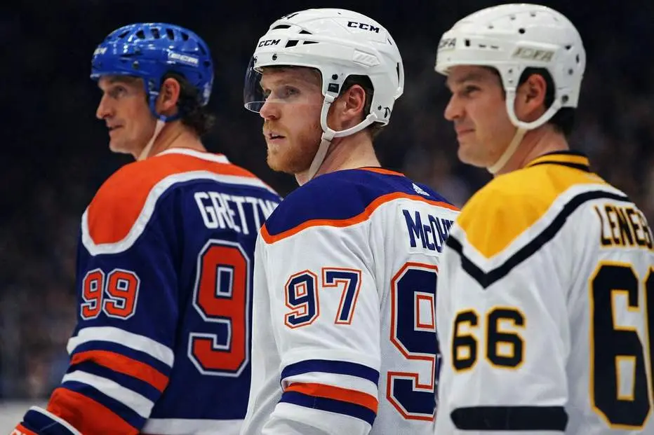 Connor McDavid knappar in på Gretzky och Lemieux