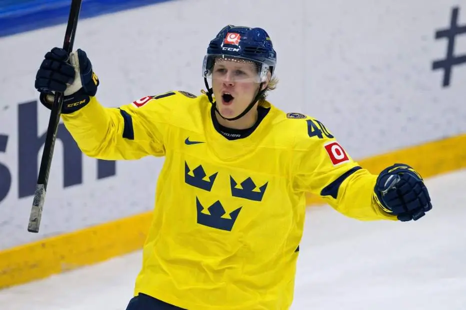 Därför ger Ivar Stenberg NHL-scouterna huvudbry