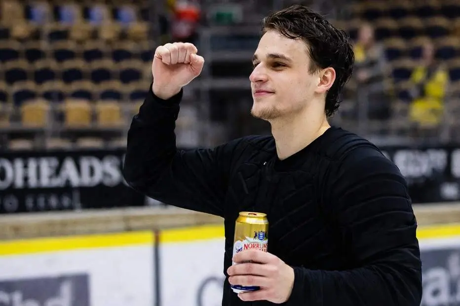 Glädjebeskedet: Succémålvakten stannar