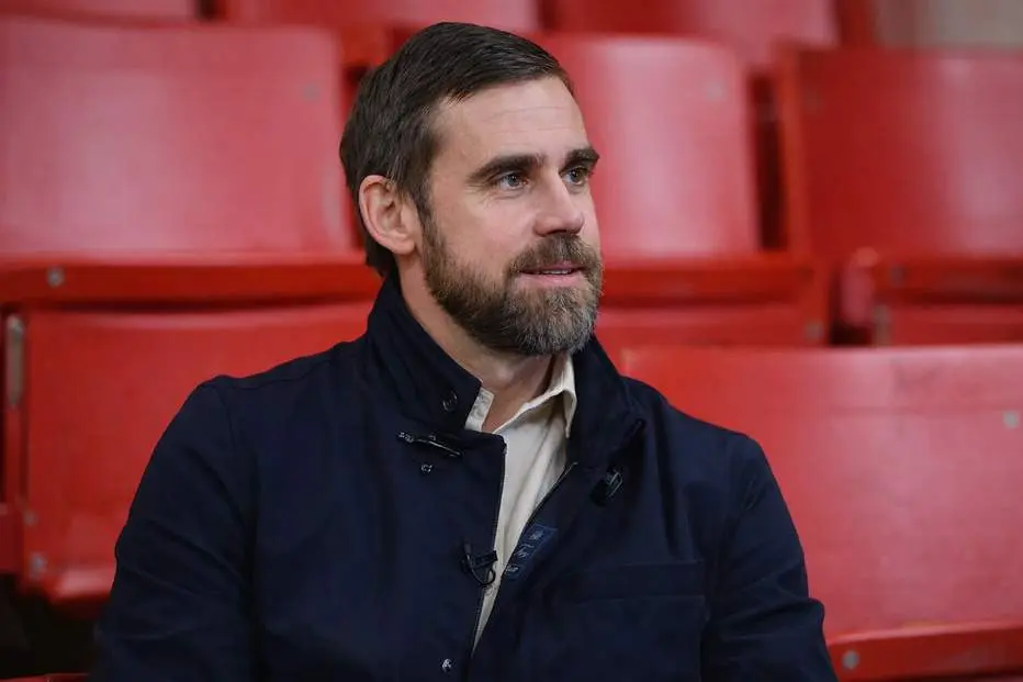Henrik Zetterberg får tröjan hissad