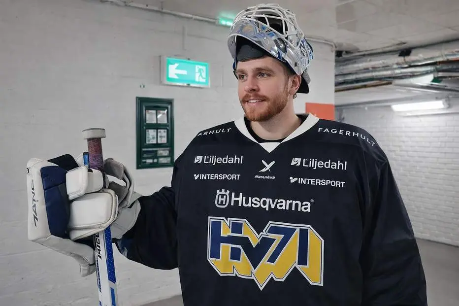 Uppgifter: HV71:s stora hjälte förlänger