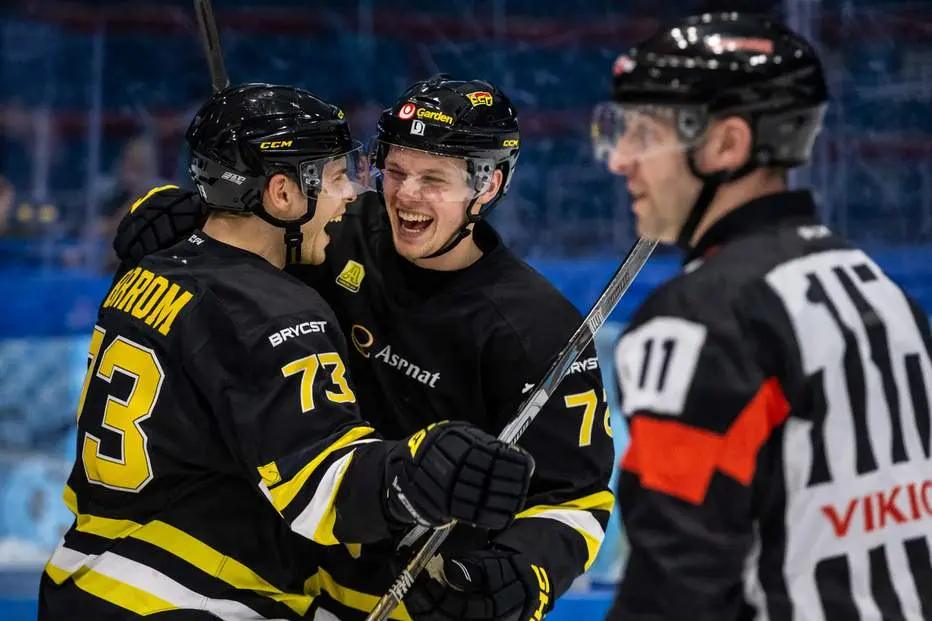 Kross på Hovet – sköt upp MoDos firande