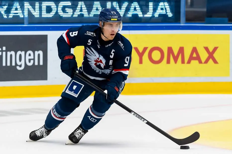 Kuggen missar veckor efter otäcka skridskincident