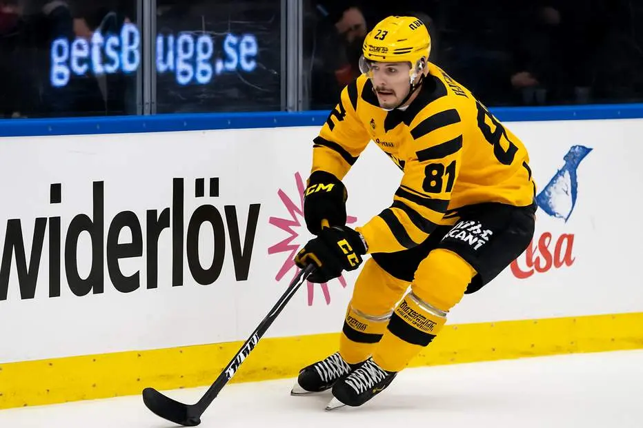 Lånar tillbaka tidigare succéforwarden