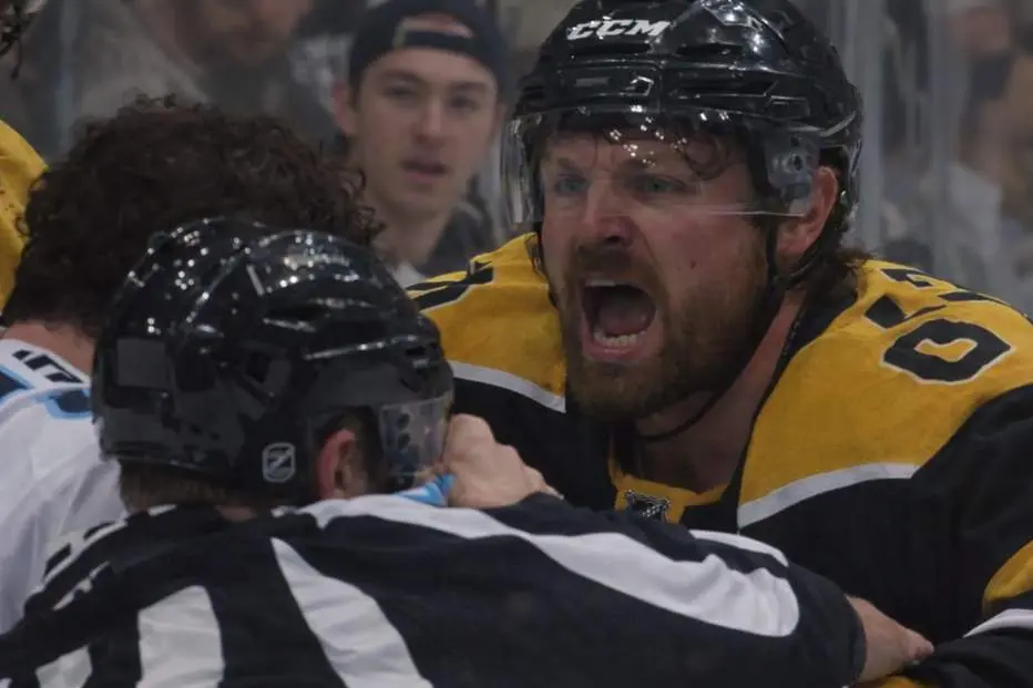 Märkliga bilderna − här skallar han svensken