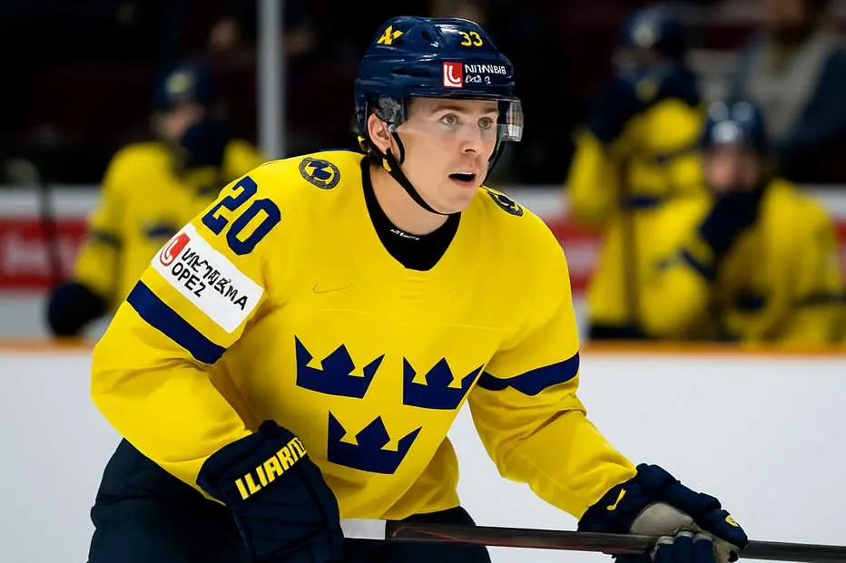 Mora lånar JVM-forwarden Dennis Altörn från Leksand
