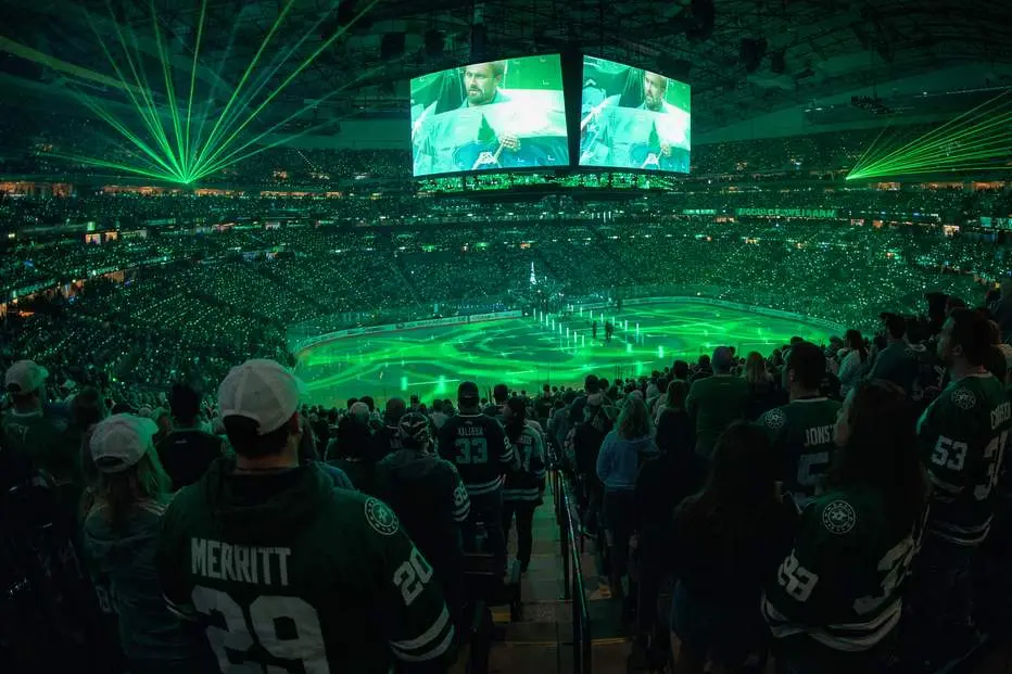 Gjorde nazihälsning under NHL-match – stängs av