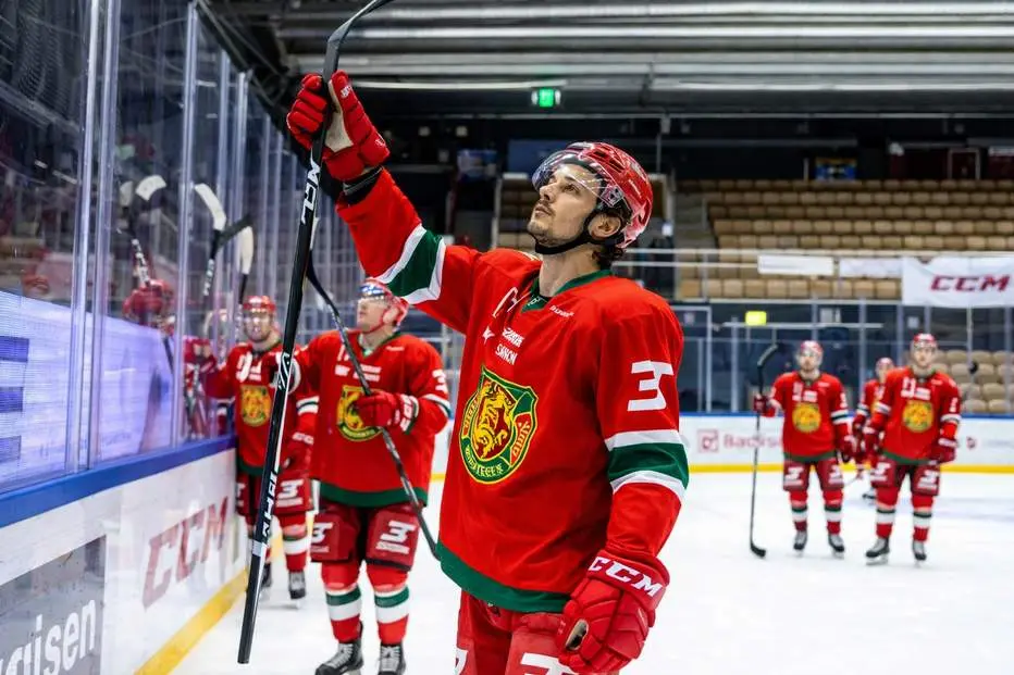 Klart – lagets nyckelback väljer att stanna