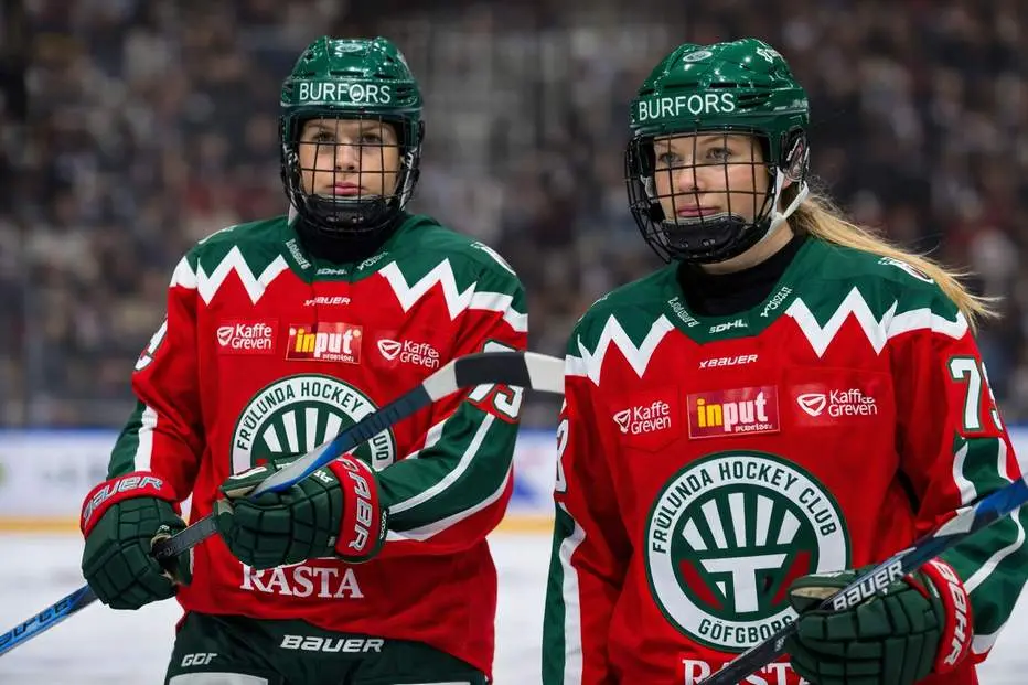 Regeländring: Tacklingar tillåts i finsk damhockey