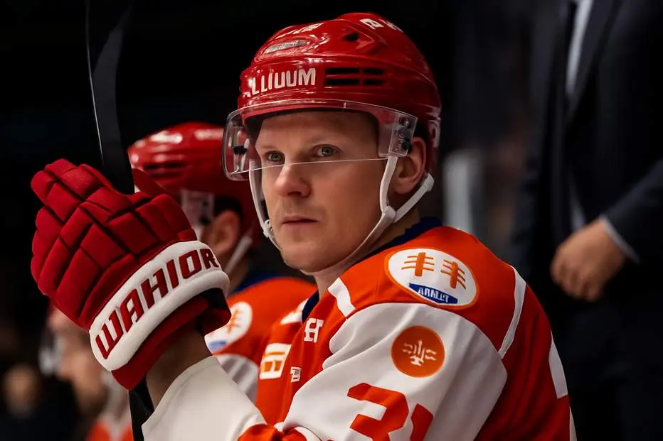 Simon Forsmark jagas av flera SHL-klubbar