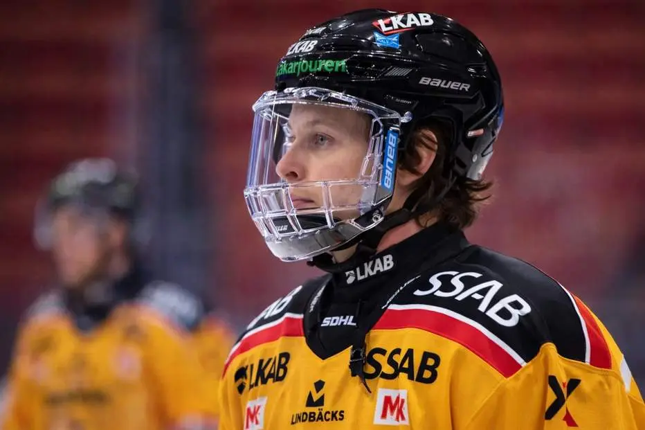 Superstjärnan stannar – har förlängt