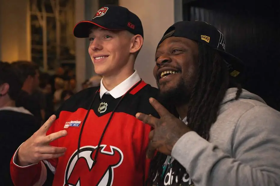 Jättetalangens stora genombrott — skriver NHL-kontrakt