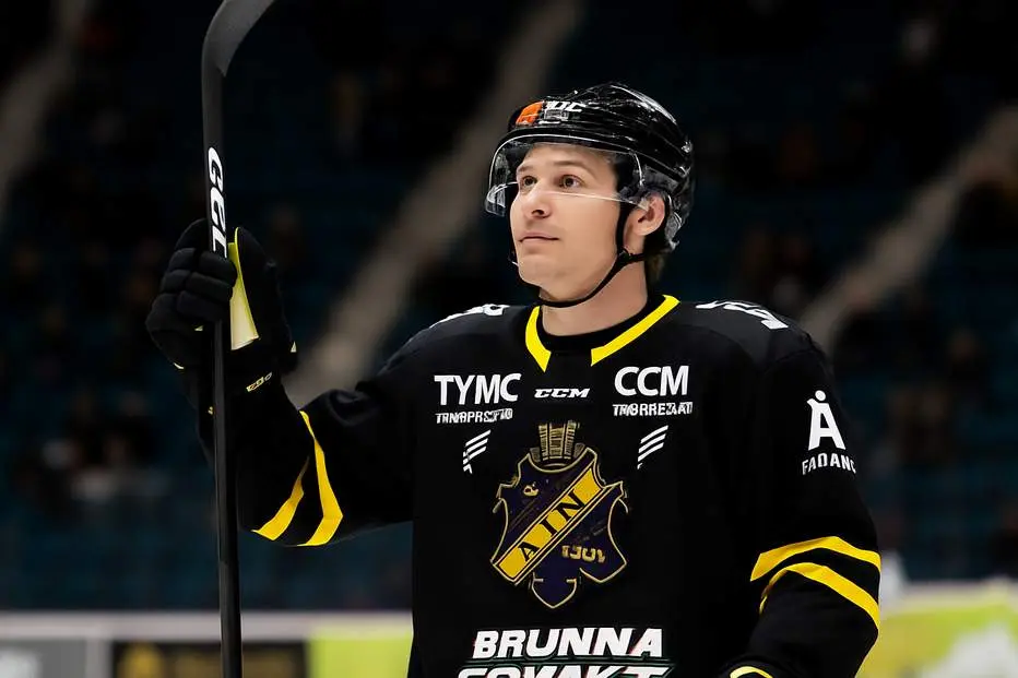 Tidigare AIK-forward klar för toppkonkurrent i HA