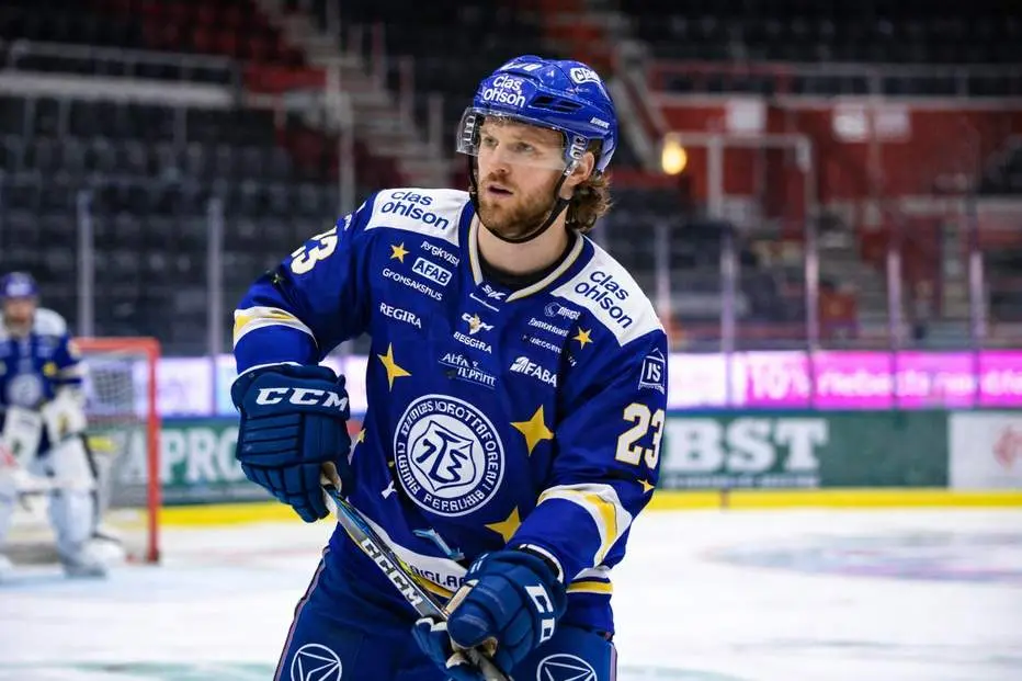 Tidigare SHL-centern lägger av – blir tränare
