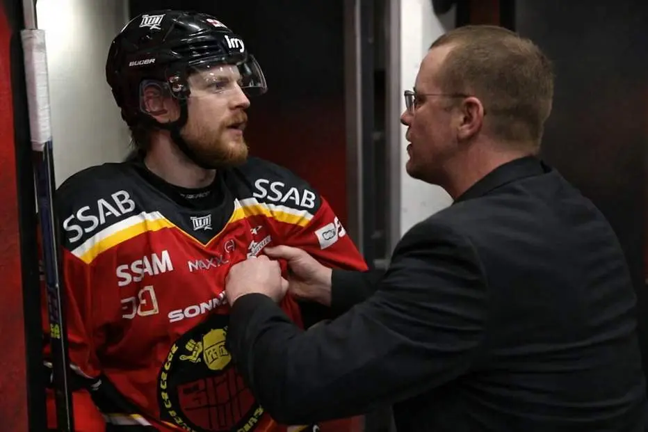 Tränarbråk med Shinnimin chockar laget