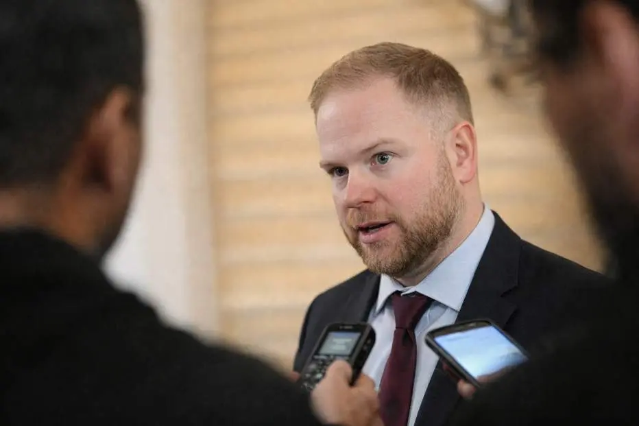 Yngst i NHL – belönas med nytt kontrakt